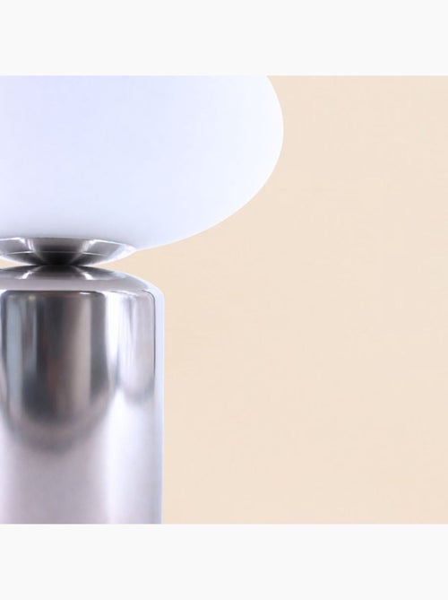 Lampe à poser chrome en céramique et verre 31cm - Kiabi Lampe à poser chrome en céramique et verre 31cm - Kiabi