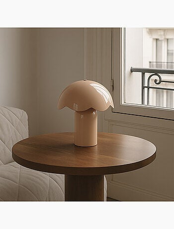 Lampe à poser décorative en métal avec abat-jour arrondi