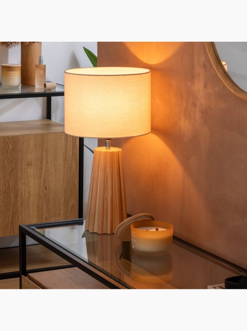 Lampe à poser en bois de pin texturé abat-jour en tissu ADON - Kiabi