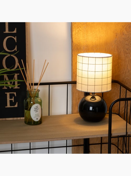 Lampe à poser en grès abat-jour en tissu TIMÉO - Kiabi Lampe à poser en grès abat-jour en tissu TIMÉO - Kiabi