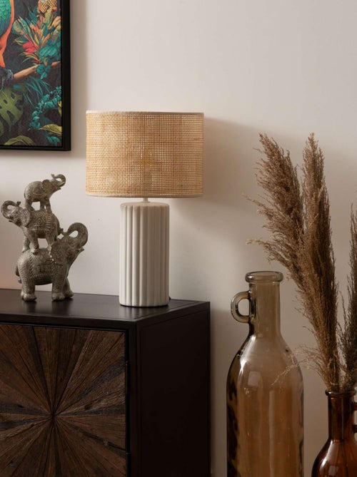 Lampe cylindre en cannage et céramique TYLIA - Kiabi Lampe cylindre en cannage et céramique TYLIA - Kiabi