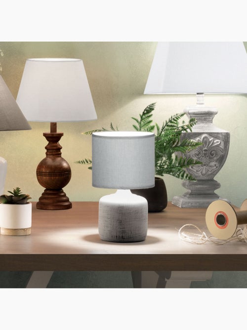 Lampe en grès abat-jour coton SALTA - Kiabi Lampe en grès abat-jour coton SALTA - Kiabi