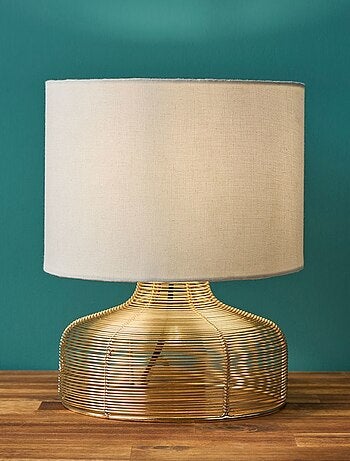 Lampe en métal doré avec abat-jour blanc