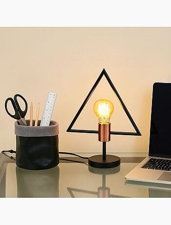 Lampe ? poser design forme triangle
