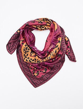 Large foulard carré à motifs