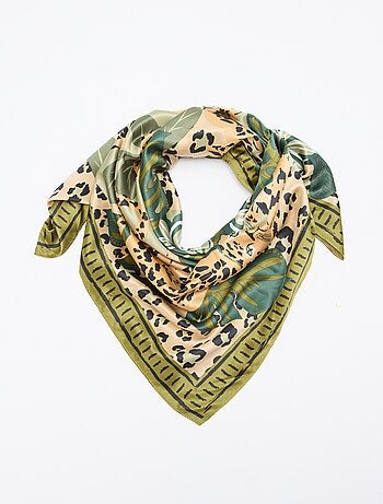 Large foulard carré à motifs
