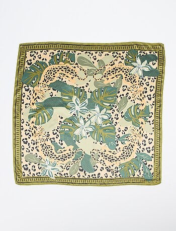 Large foulard carré à motifs