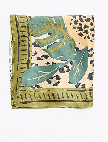 Large foulard carré à motifs