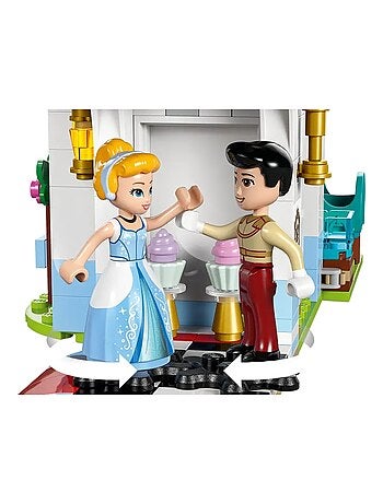 Le château de Cendrillon et la calèche