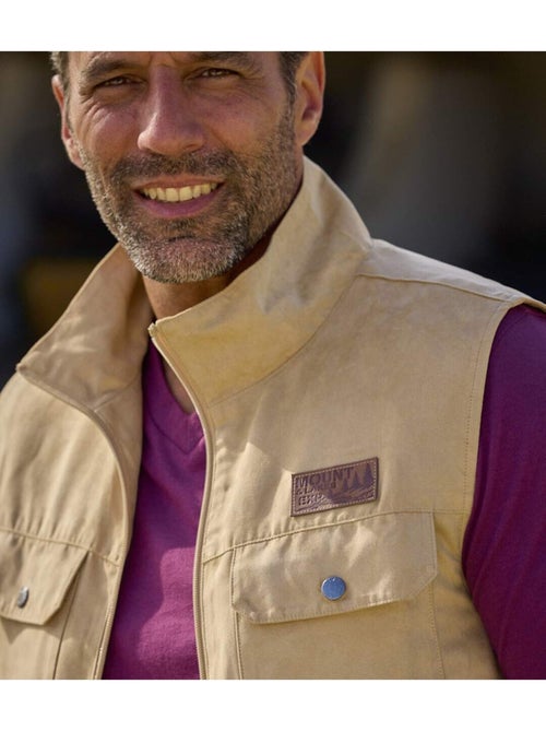 Le gilet sans manches multipoche en suédine - atlas for men - Kiabi Le gilet sans manches multipoche en suédine - atlas for men - Kiabi