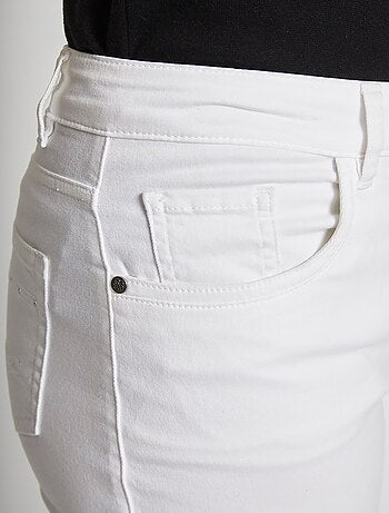 Le pantalon 5 poches brodé