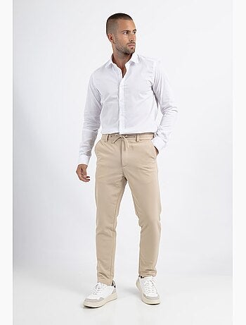 Le pantalon habillé à cordon moderne