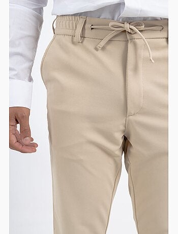 Le pantalon habillé à cordon moderne