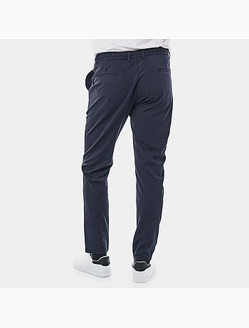Le pantalon habillé à cordon moderne