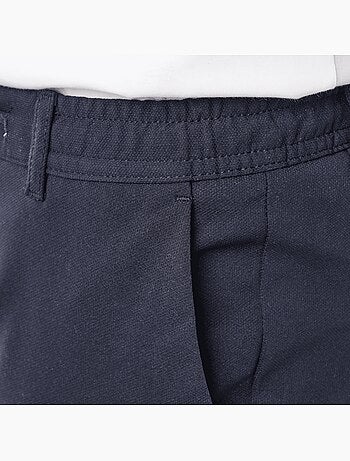 Le pantalon habillé à cordon moderne
