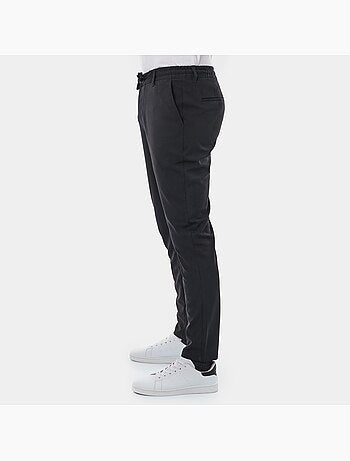 Le pantalon habillé à cordon moderne