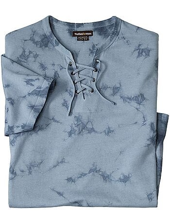 Le Tee-Shirt Tie & Dye à Col Lacé Un vent de liberté souffle sur vos - ATLAS FOR MEN