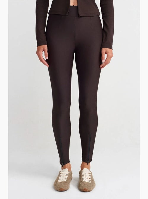 Legging à taille haute, jambe skinny et fermeture zippée dilvin - Kiabi Legging à taille haute, jambe skinny et fermeture zippée dilvin - Kiabi
