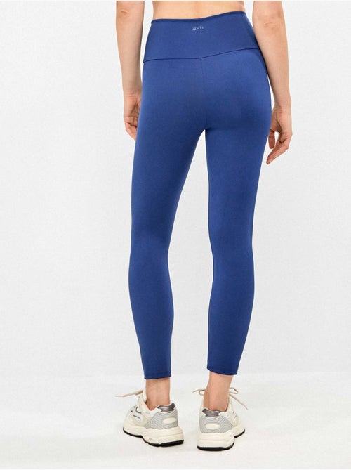 Legging long confectionné dans un tissu modelant qui définit et stylise - Kiabi Legging long confectionné dans un tissu modelant qui définit et stylise - Kiabi