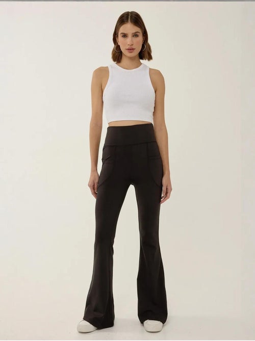 Legging taille haute à jambes larges avec poches - Kiabi Legging taille haute à jambes larges avec poches - Kiabi