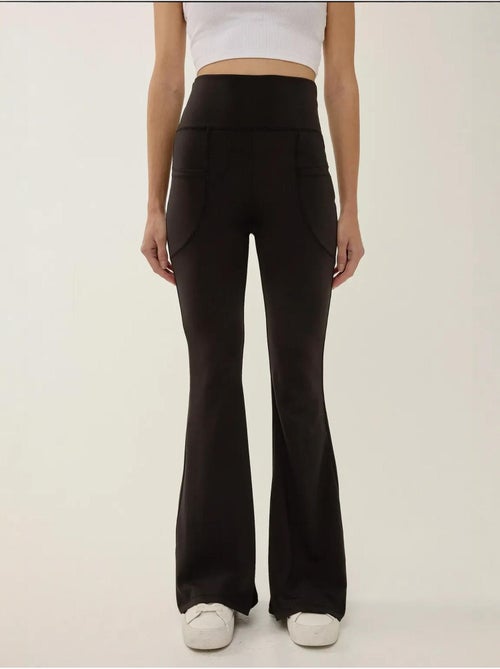 Legging taille haute à jambes larges avec poches - Kiabi Legging taille haute à jambes larges avec poches - Kiabi