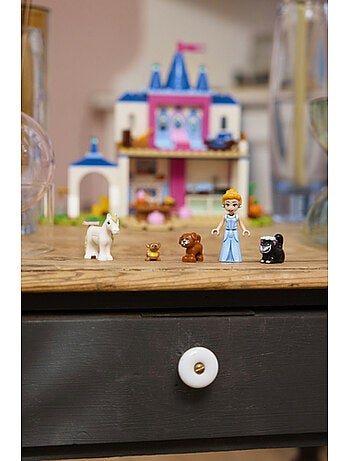 Lego 43283 - château de cendrillon et ses amis animaux