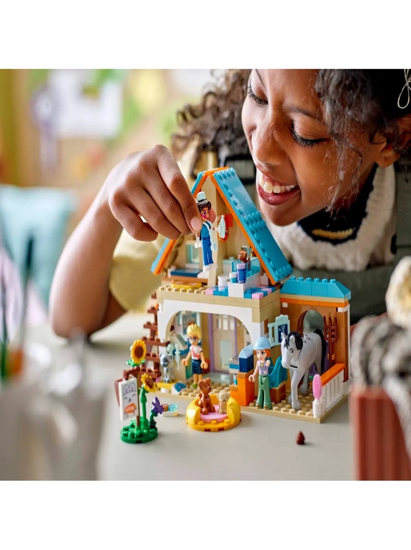 LEGO Friends - La clinique vétérinaire pour chevaux et animaux de compagnie - 42651 Multicolore - Kiabi