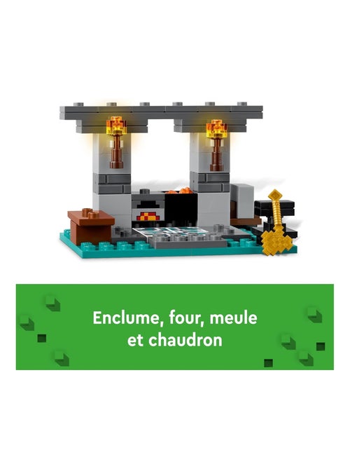 LEGO Minecraft - L'armurerie - 21252 - Kiabi LEGO Minecraft - L'armurerie - 21252 - Kiabi