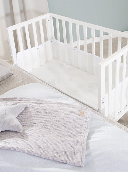 Lit cododo pour nouveau-né avec matelas respirant, barrière et doublure en maille 'Roba' - Kiabi