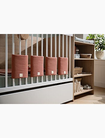 Lit combiné évolutif en décor bois avec commode à langer étagère - BABYPRICE