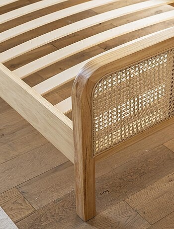 Lit en pin massif avec véritable cannage