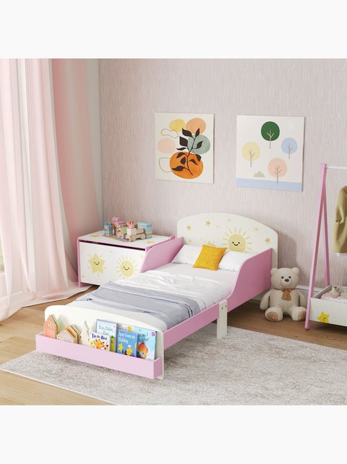 Lit enfant 70 x 140 cm - tête de lit, sommier, rangement - motif étoiles soleil - Kiabi Lit enfant 70 x 140 cm - tête de lit, sommier, rangement - motif étoiles soleil - Kiabi