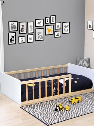 Lit enfant inspiration Montessori au sol à barreaux bicolore
