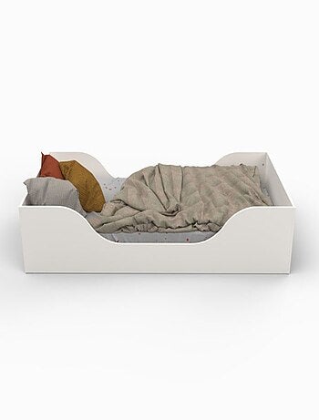 Lit enfant inspiration Montessori au sol blanc