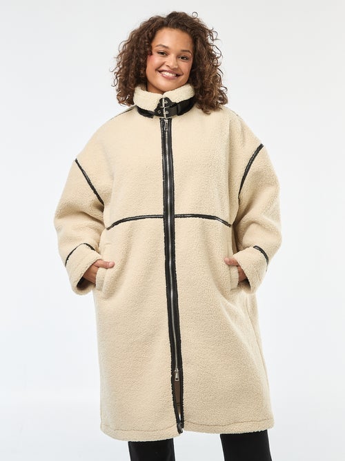 Long manteau effet moutonné avec empiècements en simili - Kiabi