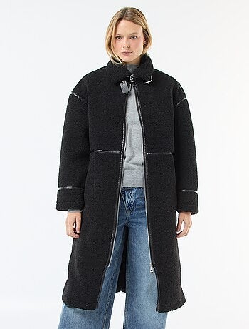 Long manteau effet moutonné avec empiècements en simili