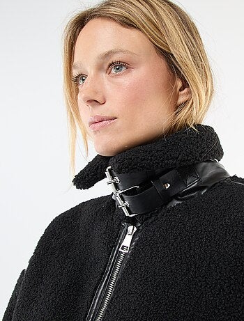 Long manteau effet moutonné avec empiècements en simili