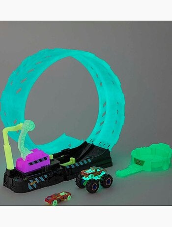 Looping Monster Trucks - Hot Wheels
