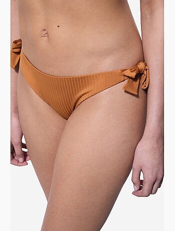 Lori bas de bikini brésilien penti