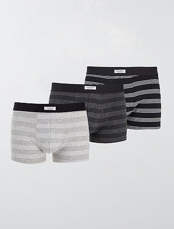 Lot 3 boxers stretch