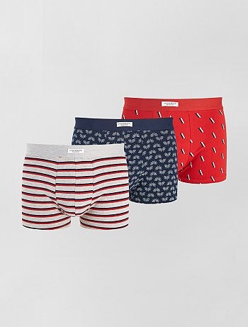 Lot 3 boxers stretch