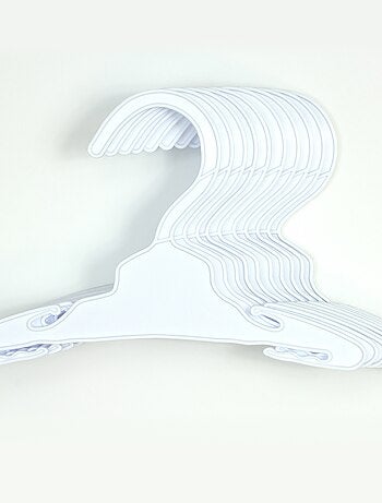 Lot de 10 cintres pour poupées