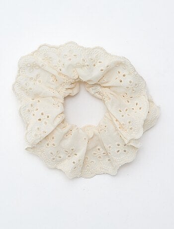 Lot de 2 chouchous en broderies anglaises