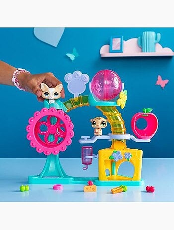 Lot de 2 figurines + décor + 4 accessoires - fun factory - bandai, littlest pet shop
