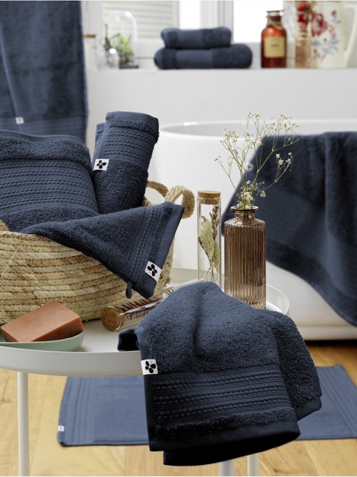 Lot de 2 gants de toilette Garance bleu minuit 15 x 21 cm - Kiabi Lot de 2 gants de toilette Garance bleu minuit 15 x 21 cm - Kiabi