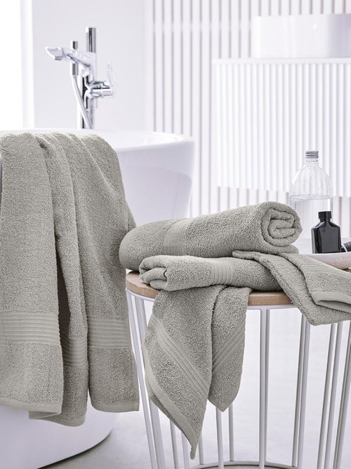 Lot de 2 serviettes de toilette coton uni ESSENTIAL - Kiabi Lot de 2 serviettes de toilette coton uni ESSENTIAL - Kiabi