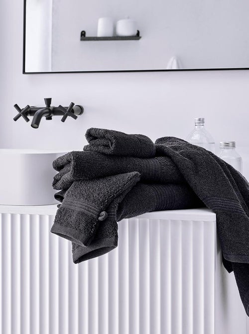 Lot de 2 serviettes de toilette coton uni ESSENTIAL - Kiabi Lot de 2 serviettes de toilette coton uni ESSENTIAL - Kiabi