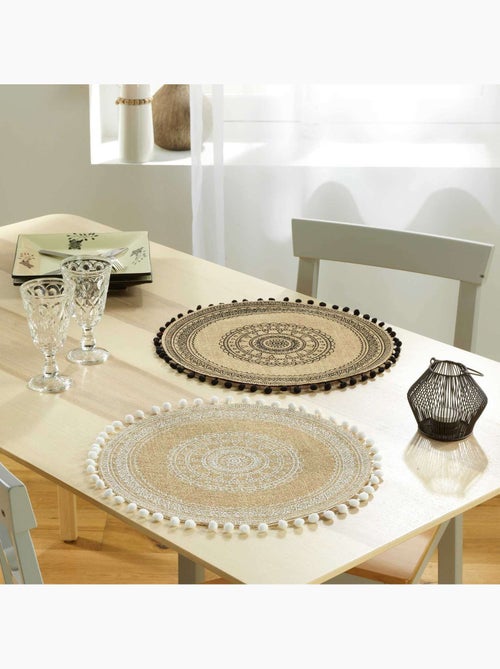 Lot de 2 sets de table en jute avec pompons AZUSA - Kiabi Lot de 2 sets de table en jute avec pompons AZUSA - Kiabi