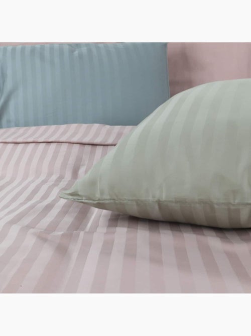 Lot de 2 taies d'oreillers coton bandes satin MIRAGE - Kiabi Lot de 2 taies d'oreillers coton bandes satin MIRAGE - Kiabi