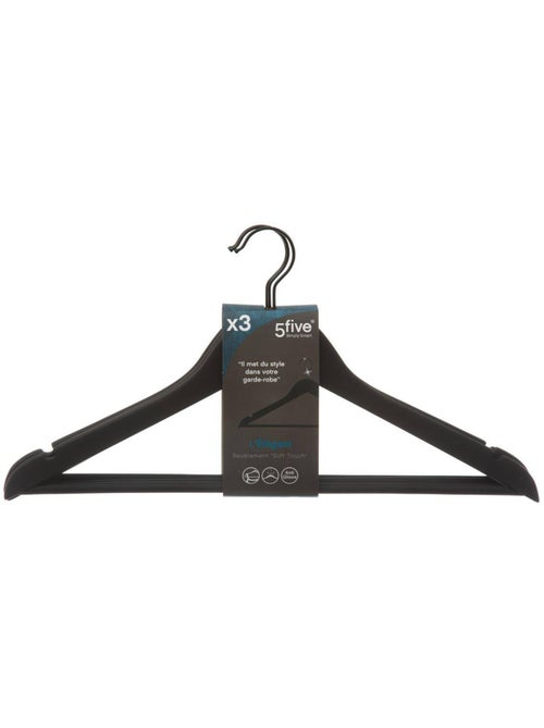 Lot de 3 cintres en bois avec épaulettes rubber - Kiabi Lot de 3 cintres en bois avec épaulettes rubber - Kiabi
